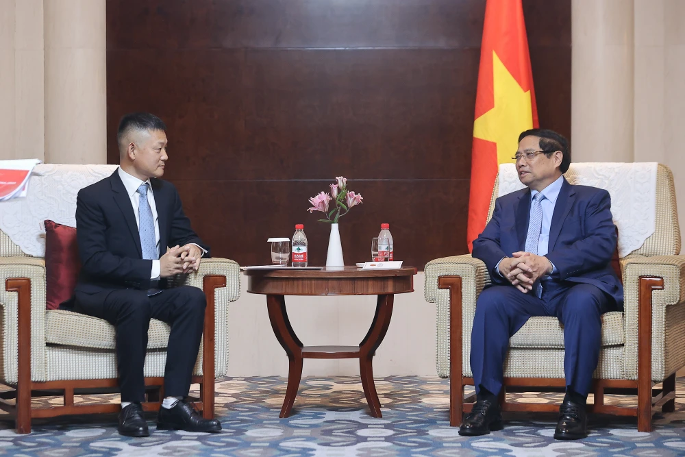 Thủ tướng Phạm Minh Chính tiếp lãnh đạo các tập đoàn hàng đầu Trung Quốc