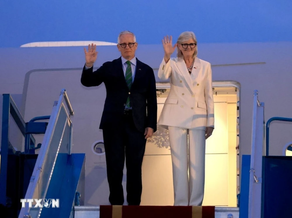 Toàn quyền Australia và Phu quân bắt đầu thăm cấp Nhà nước tới Việt Nam