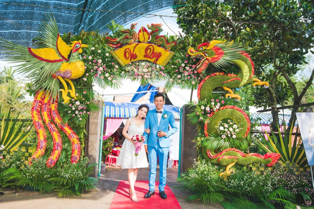 Anh Tâm tự tay trang trí cổng trong ngày sánh đôi với "người thương" của mình