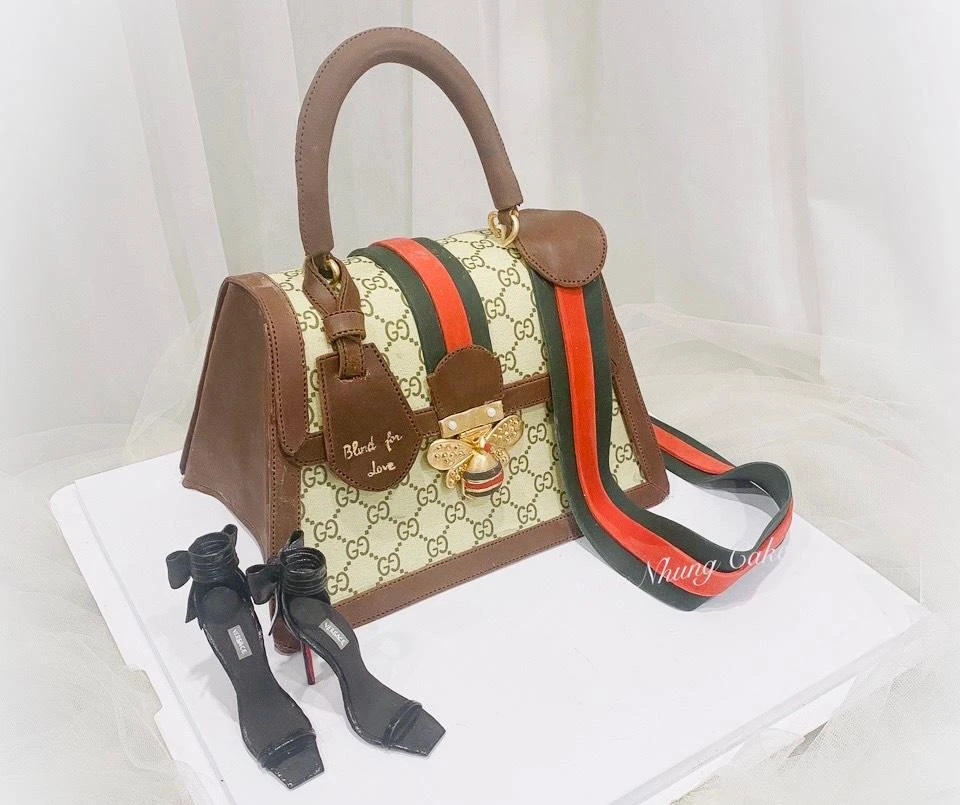 Một mẫu bánh túi Gucci đẹp sắc sảo
