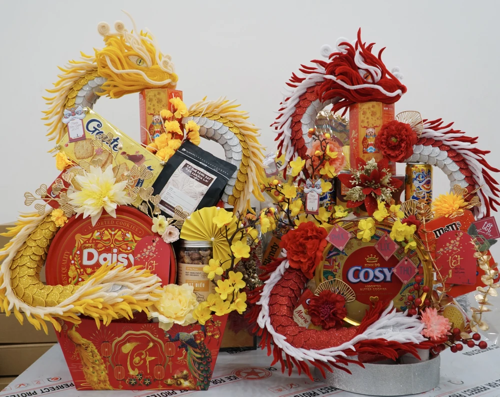 11 -thap-qua-hinh-rong.JPG