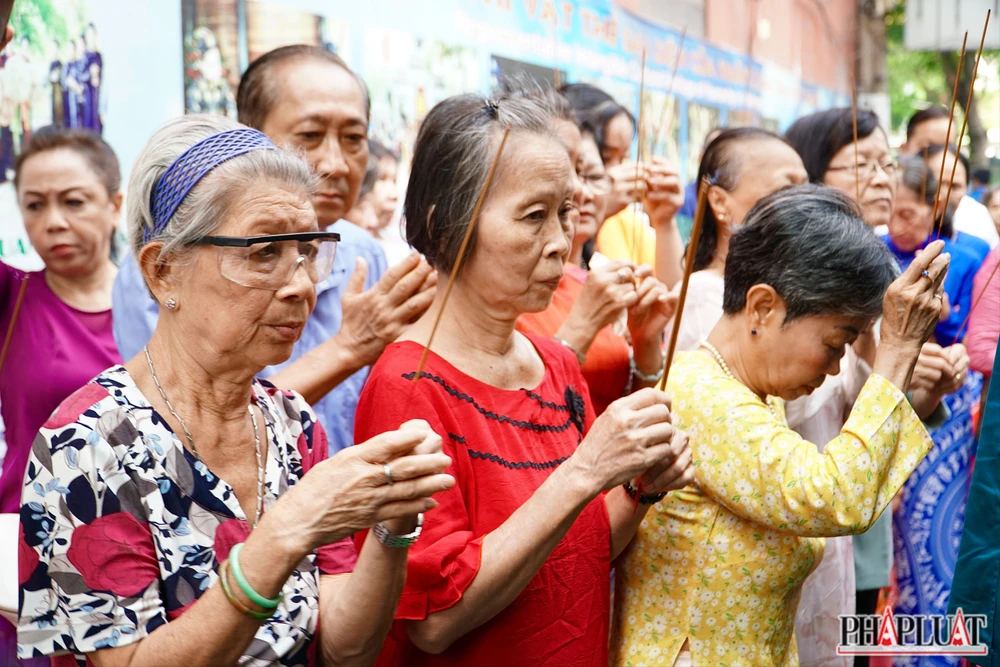 Ảnh 8 . 1 -Le-Gio-To-Hung-Vuong.jpg