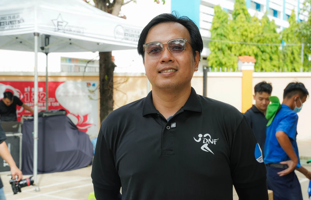 Anh Liêu Hưng, thành viên sáng lập xe mì tâm sự: “Đối với mình, một tô mì không giúp đỡ được người khác nhiều nhưng cũng có thể giúp chia sẻ một chút khó khăn ở thời điểm hiện tại. Qua đó xe mì miễn phí cũng muốn truyền năng lượng tích cực và lạc quan yêu đời đến cộng đồng”.