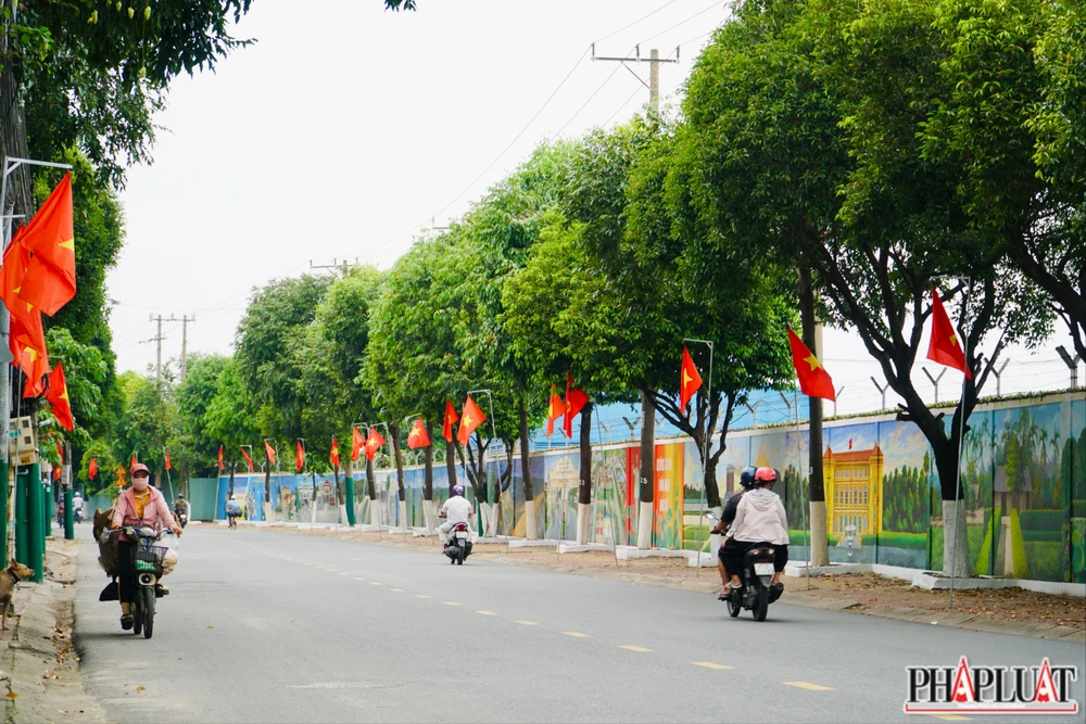 con đường bích hoạ