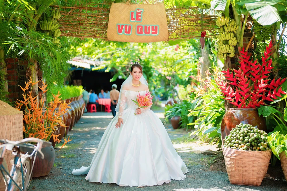 24 -chiec-cong-cuoi .jpg