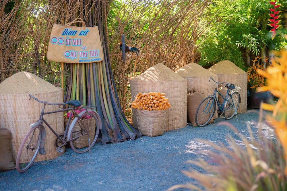 4.1 -chiec-cong-cuoi .jpg