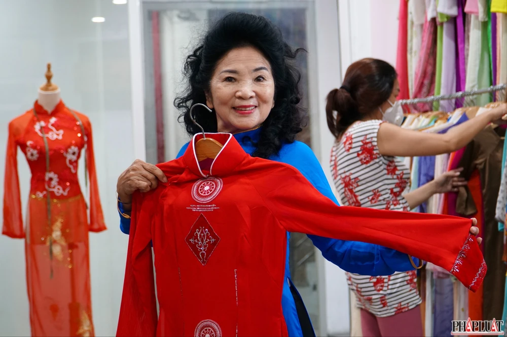 17 -ao-dai-0-dong.jpg