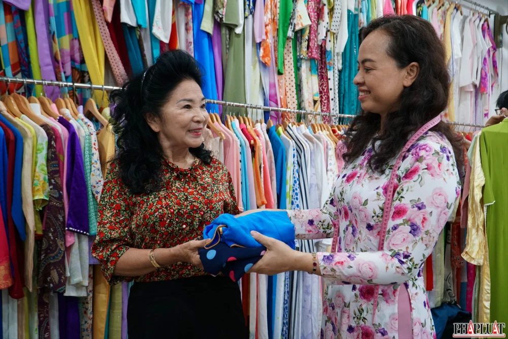 19 -ao-dai-0-dong.jpg