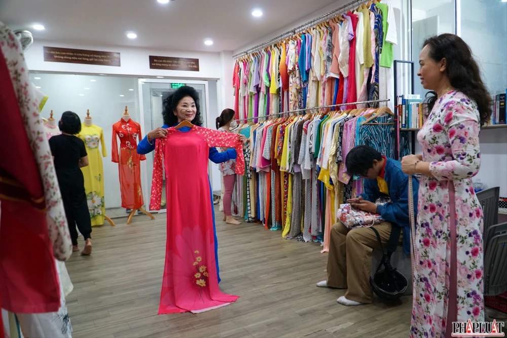 2 -ao-dai-0-dong .jpg