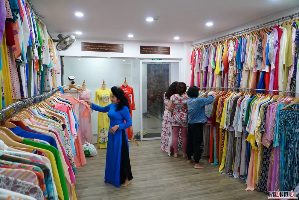 4.1 -ao-dai-0-dong.jpg