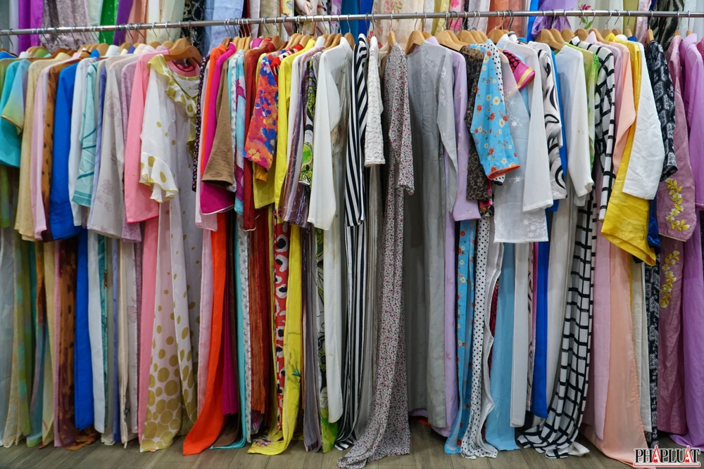 8.1 -ao-dai-0-dong.jpg