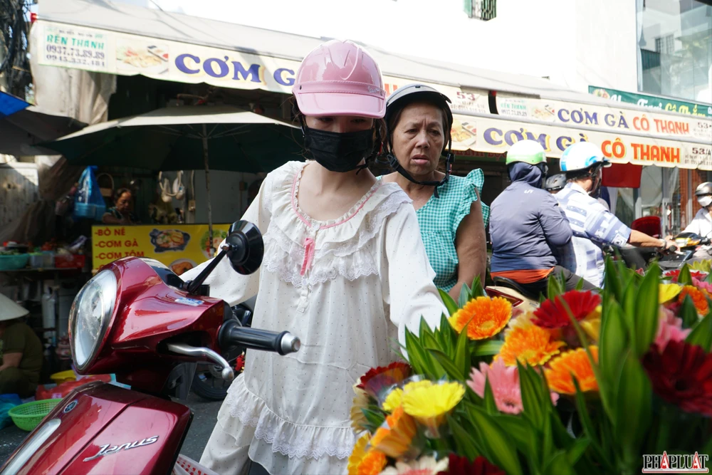 14 -hoa-dong-tien .jpg