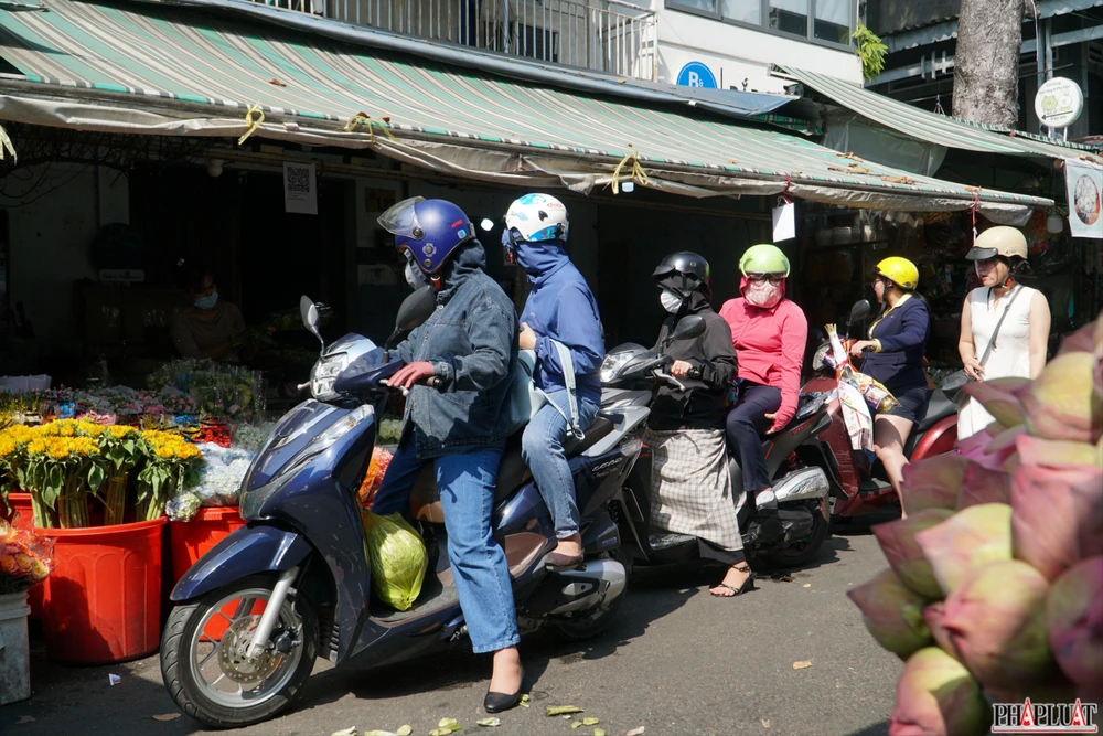 2.1 -hoa-dong-tien .jpg