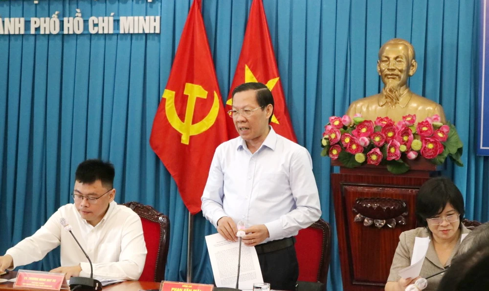 Chủ tịch UBND TP.HCM Phan Văn Mãi nói TP muốn xin cơ chế thí điểm những vấn đề vượt trội trong nghị quyết mới. Ảnh: THANH TUYỀN