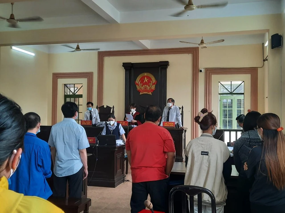 HĐXX tại phiên tòa sáng nay. Ảnh: DƯƠNG HOÀNG