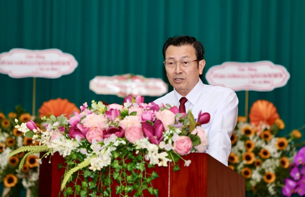 Ông Trần Văn Châu - Chánh án TAND Cấp cao tại TP.HCM phát biểu khai mạc hội nghị. Ảnh: HOÀNG GIANG