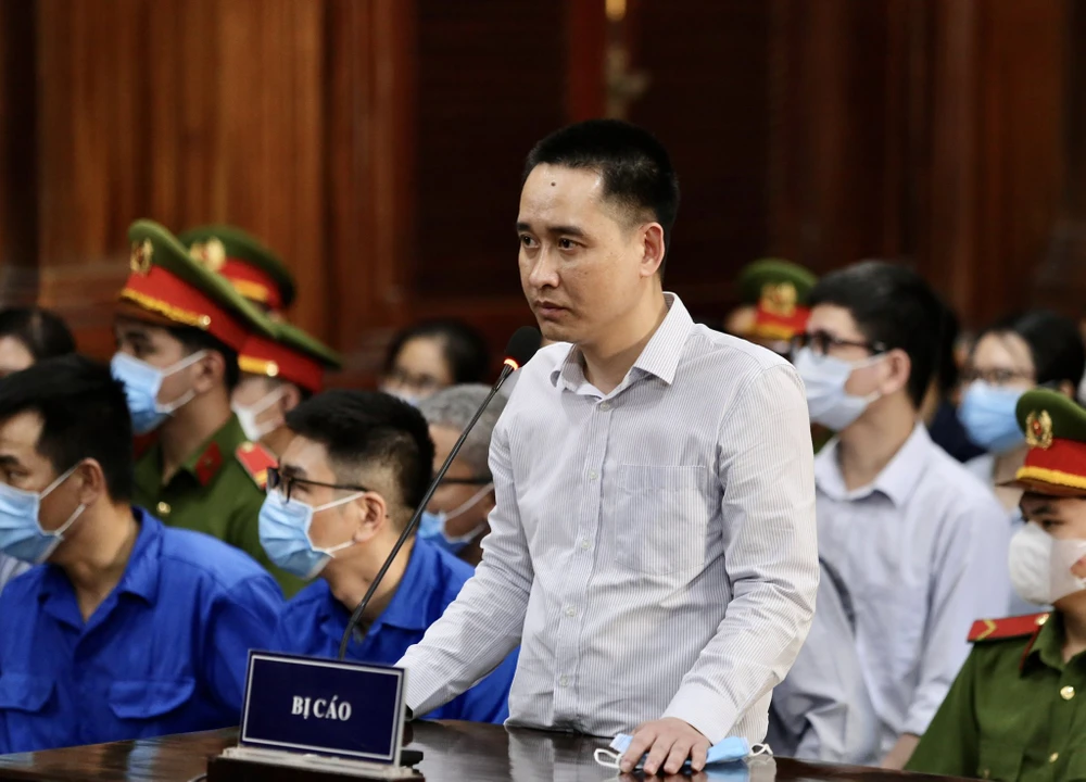 Bị cáo Lê Huy Bình (tổng giám đốc NSJ). Ảnh: HOÀNG GIANG