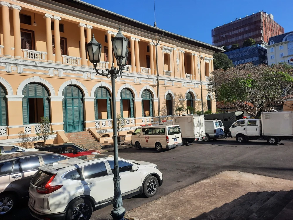 TAND TP.HCM thông báo trên các phương tiện thông tin đại chúng về việc mở phiên tòa này để các bị hại biết và tham dự. Ảnh: MC