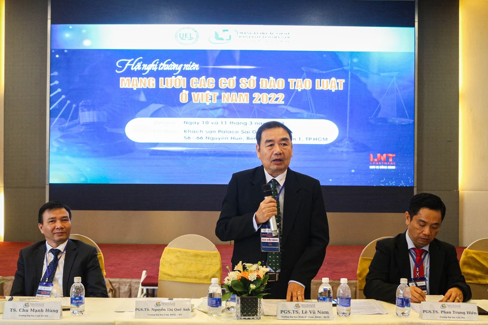 PGS.TS. Lê Vũ Nam, Phó Hiệu trưởng Trường Đại học Kinh tế - Luật, ĐHQG-HCM, Trưởng Ban Điều hành VLSN. Ảnh: THẾ GIANG