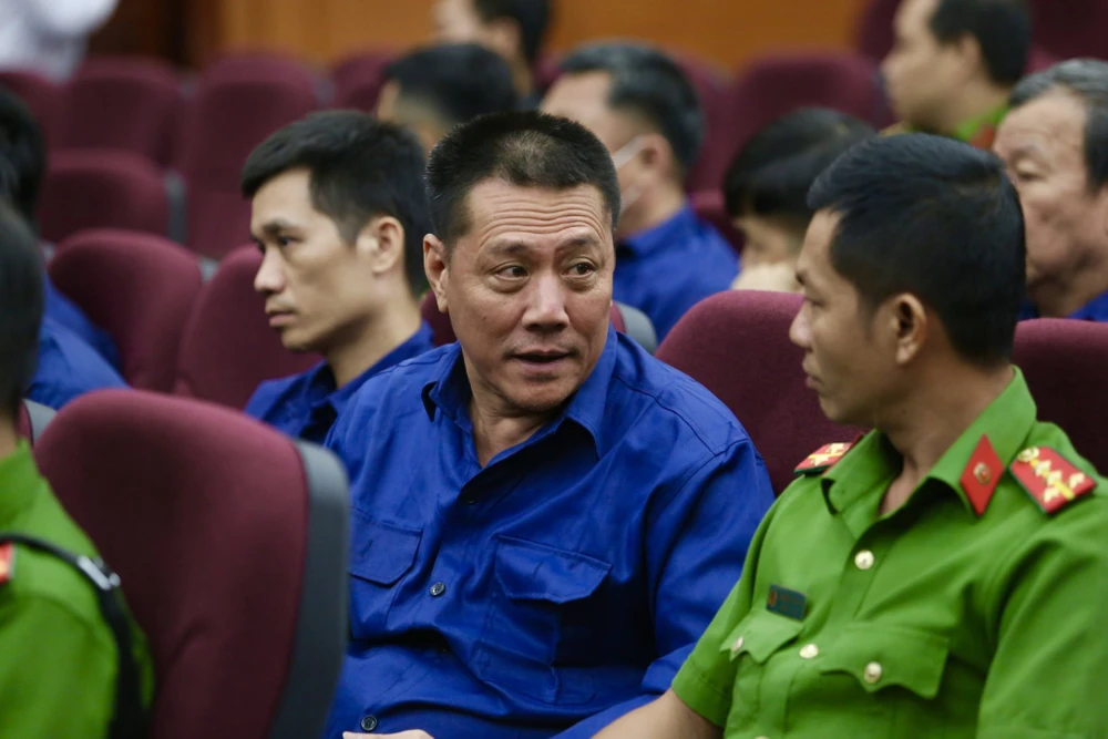 Bị cáo Đào Ngọc Viễn tại phiên tòa sáng nay (13-3). Ảnh: TRƯỜNG GIANG Bị cáo Đào Ngọc Viễn tại phiên tòa sáng nay (13-3). Ảnh: TRƯỜNG GIANG