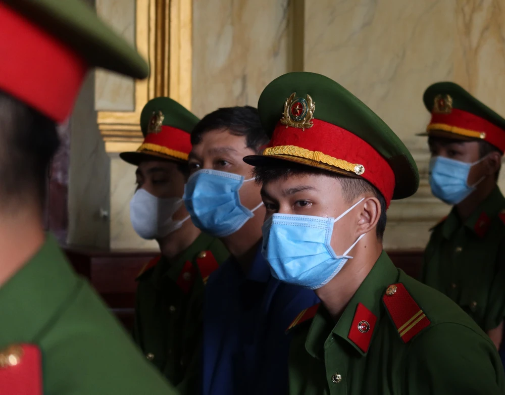 Bị cáo Trần Hữu Hoàng (giám đốc Công ty Gold Time Tech) Bị cáo Trần Hữu Hoàng (giám đốc Công ty Gold Time Tech)