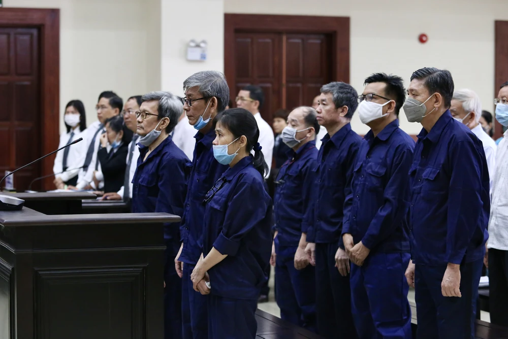 Các bị cáo tại tòa sáng nay (27-3). Ảnh: TRƯỜNG GIANG Các bị cáo tại tòa sáng nay (27-3). Ảnh: TRƯỜNG GIANG