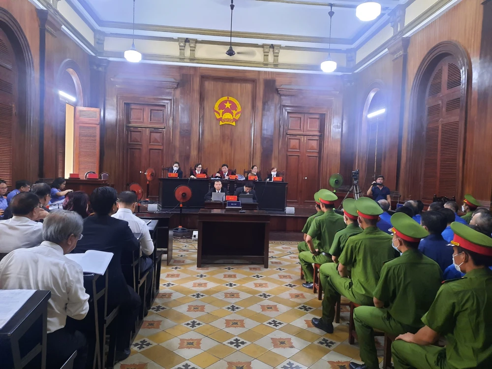 Phiên tòa sáng nay tiếp tục với phần xét hỏi các bị cáo. Ảnh: MC