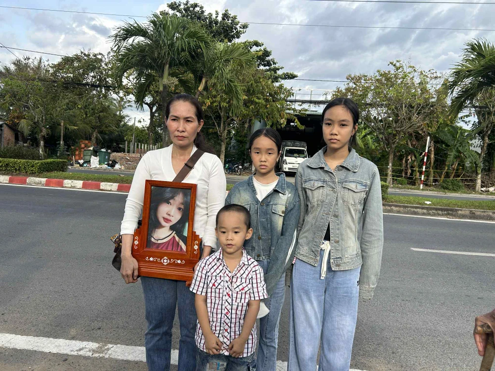 Mẹ của nữ sinh ở Vĩnh Long