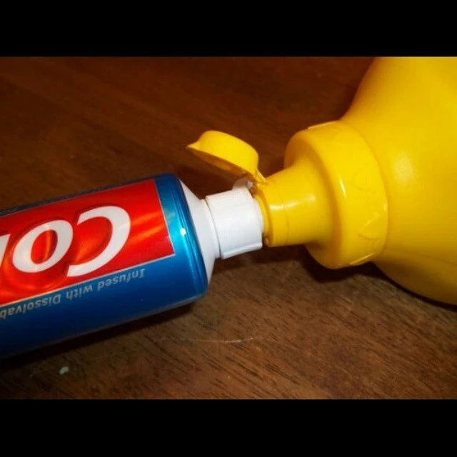 Những trò đùa độc đáo trong ngày cá tháng Tư ảnh 10