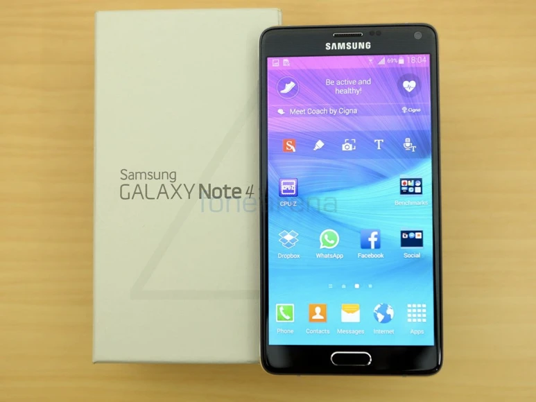 Smartphone tranh nhau giảm giá sau lễ ảnh 1