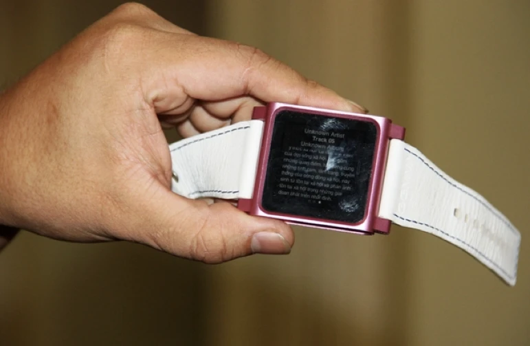 Loạn với thiết bị gian lận trong phòng thi ảnh 3