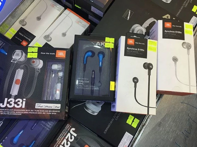 Săn hàng giá rẻ vào ngày 'thứ Sáu đen tối' ảnh 1