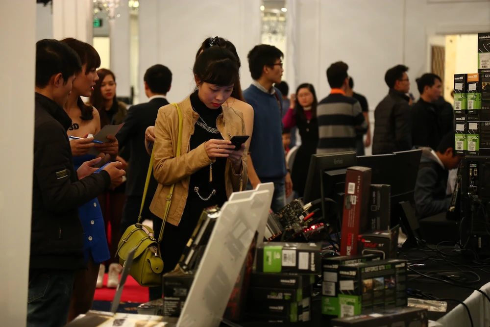 Hội thảo giải pháp đồ họa cho phòng máy ảnh 2 Hội thảo giải pháp đồ họa cho phòng máy ảnh 2