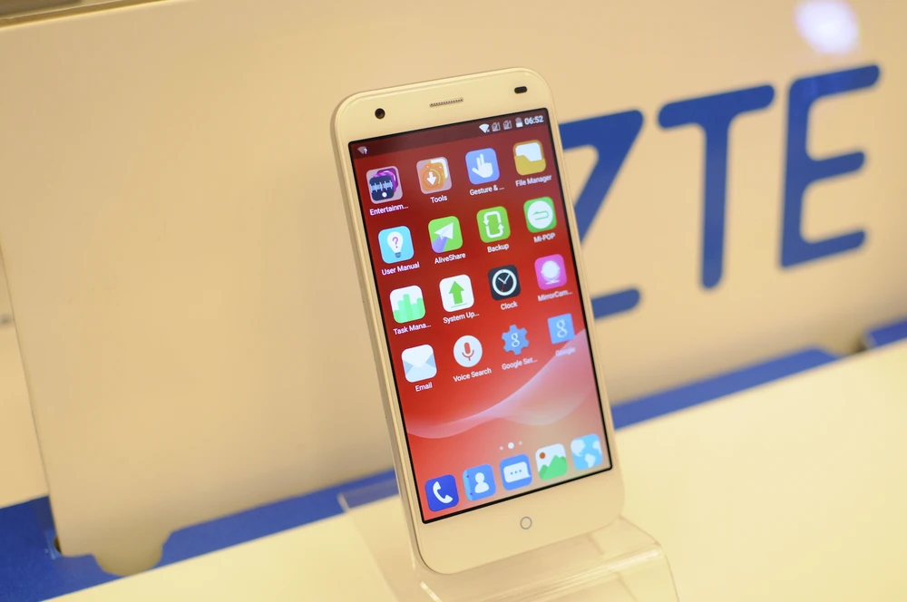 ZTE ra mắt hàng loạt smartphone đỉnh cho năm 2016 ảnh 4