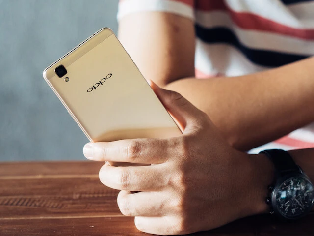 'Chuyên gia tự sướng' OPPO F1 được bán ra đầu tiên tại VN ảnh 1