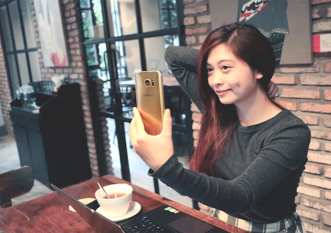 Cùng Mỹ Nhân Ngư “bóc tem” Samsung Galaxy S7 ảnh 1