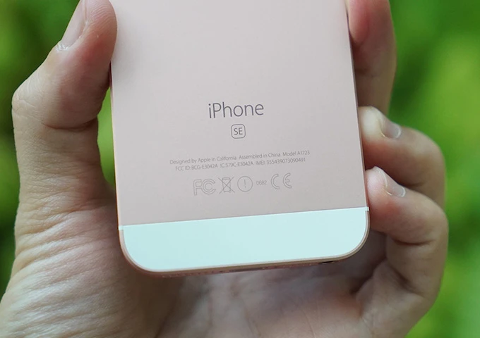 Đập hộp và trên tay nhanh iPhone SE ảnh 3