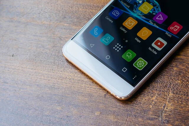 Smartphone thương hiệu Việt giảm sốc 1 triệu đồng ảnh 1