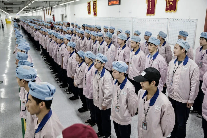 Cận cảnh siêu nhà máy lắp ráp iPhone tại Trung Quốc ảnh 1