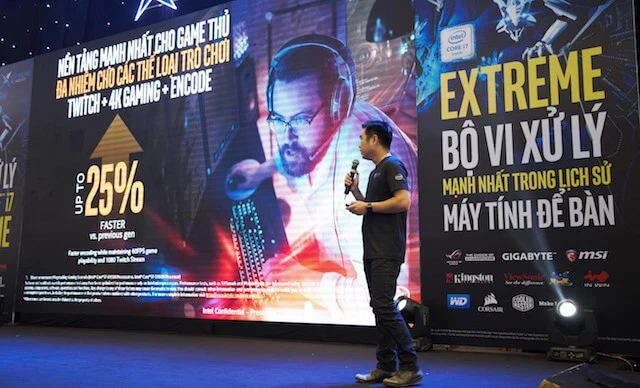 Tổng Giám Đốc Intel Việt Nam đang trình bày về Intel Core i7 Extreme Edition