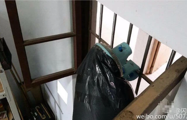 Quạt thổi không khí sạch từ bên ngoài vào phòng