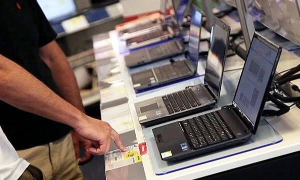 Laptop cũng được giảm mạnh trong mùa tựu trường