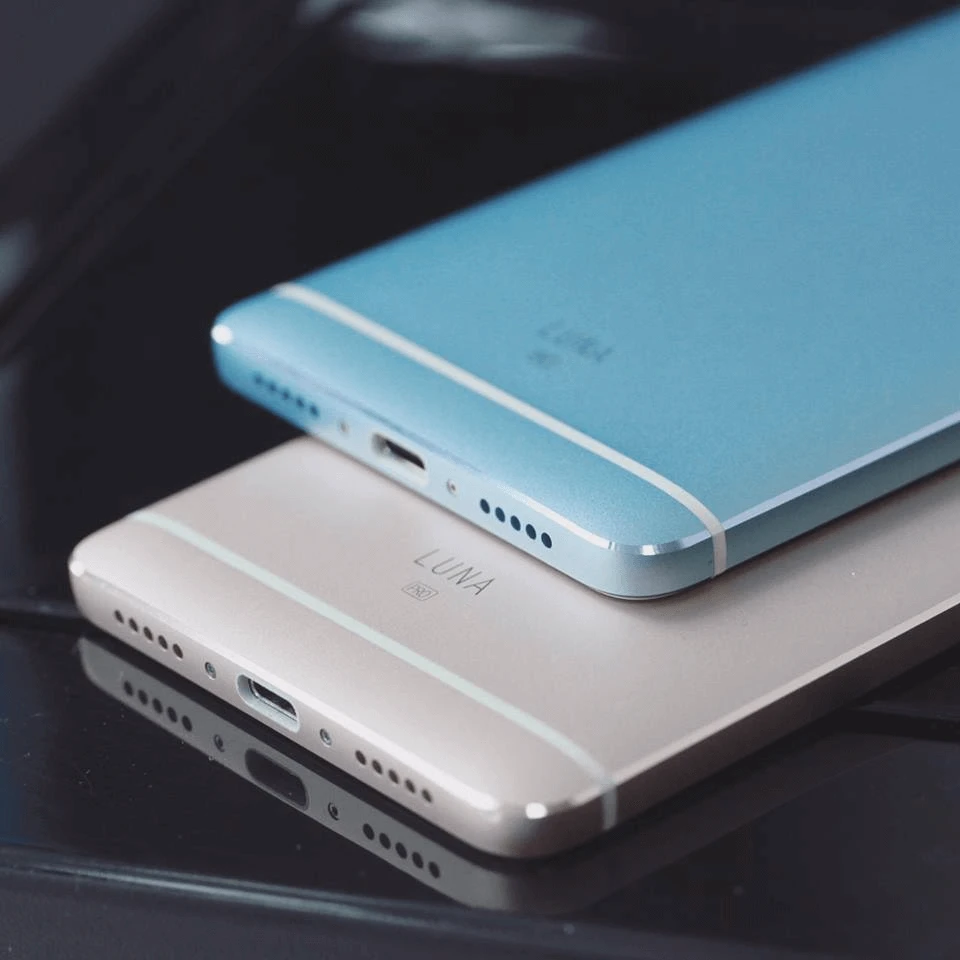 Bên dưới là loa kép và cổng USB Type-C