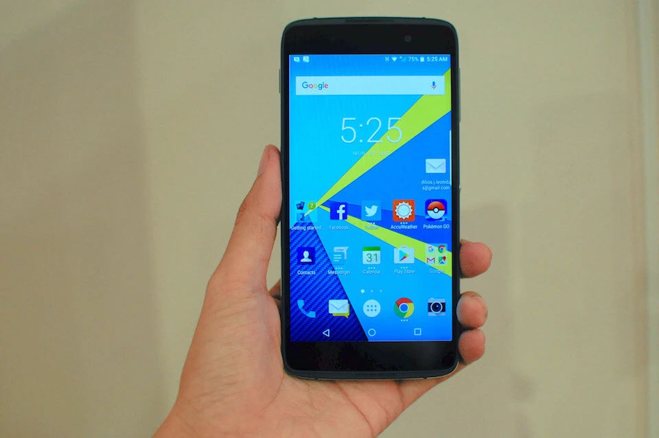 BlackBerry 'bán mình' cho TQ, chuyển sang sản xuất xe ảnh 1