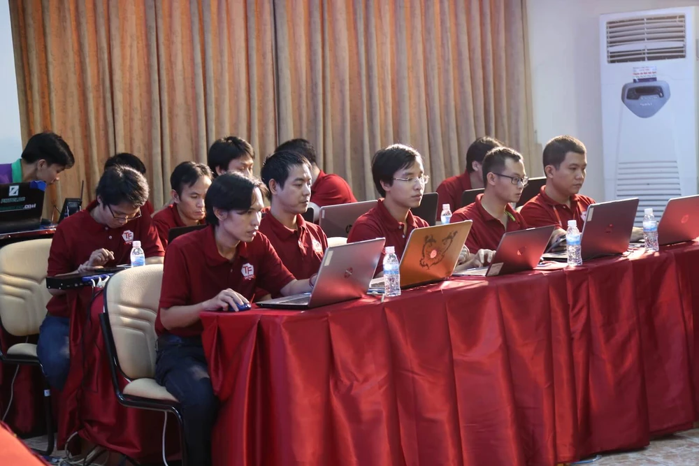 Đội phòng thủ áo đỏ