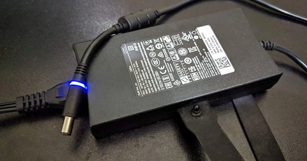 Sử dụng cục sạc laptop khác loại có thực sự an toàn? ảnh 1 Sử dụng cục sạc laptop khác loại có thực sự an toàn? ảnh 1