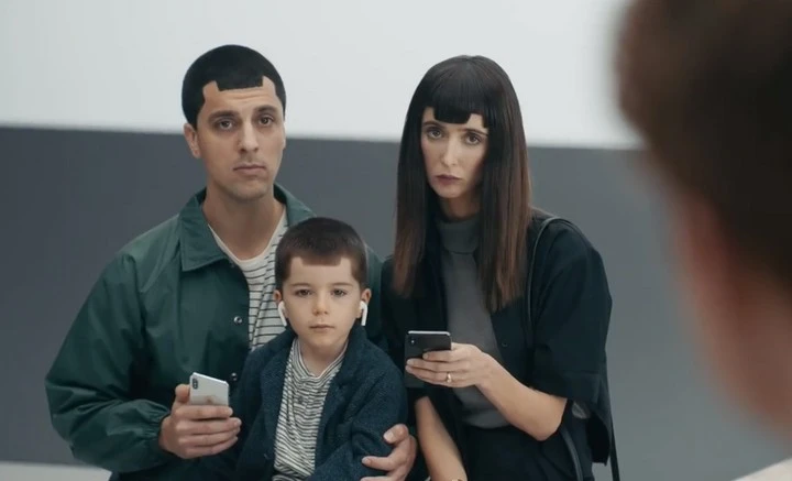 tai-tho-tren-iphone-x-bi-samsung-che-gieu