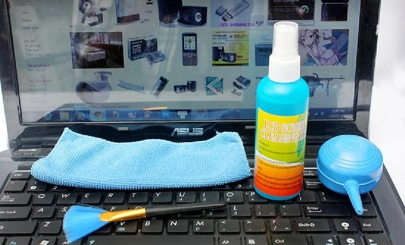 su-dung-bit-xit-khi-nen-lam-sach-bui-ban