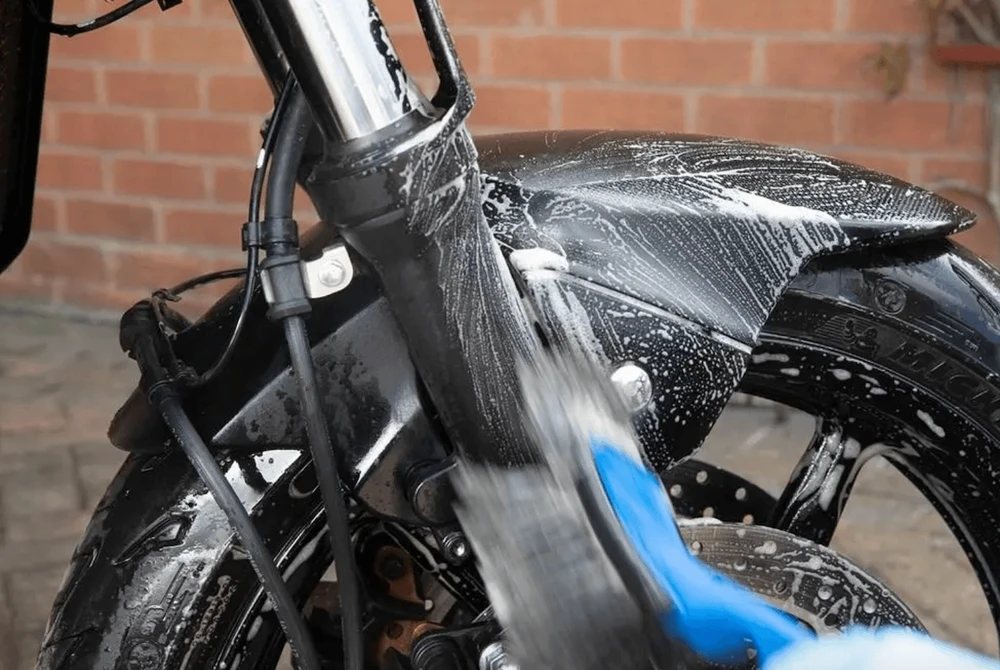 ve-sinh-dia-thang-xe