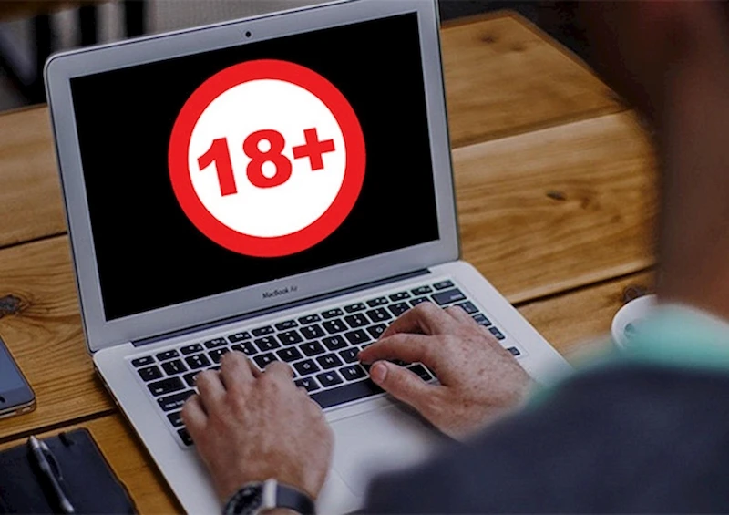 chan-website-nhay-cam